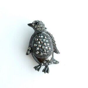 Penguin brooch pin black with crystals 🆕
